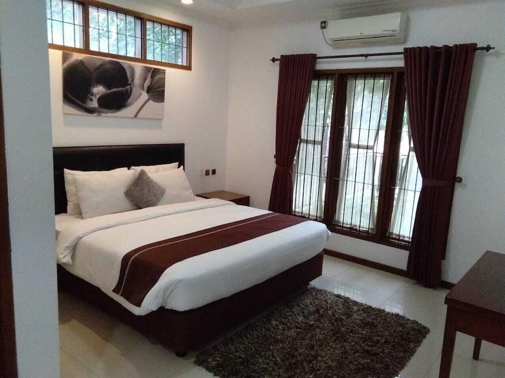 Kuldesak Villas Bandung Exterior photo